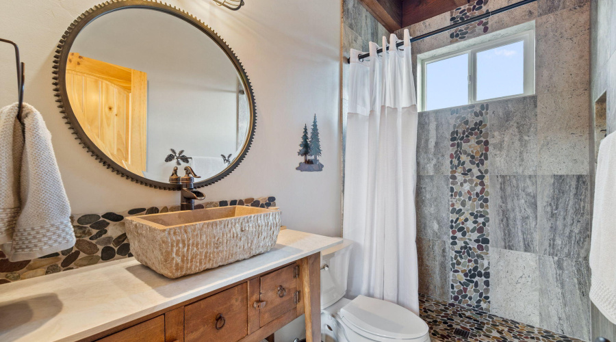 GUEST HOUSE BATHROOM