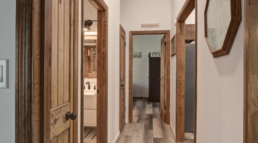 0D0A1471And8more_hr4 copy.jpgps