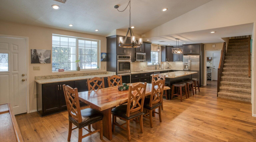 Holly kitchen dining combo