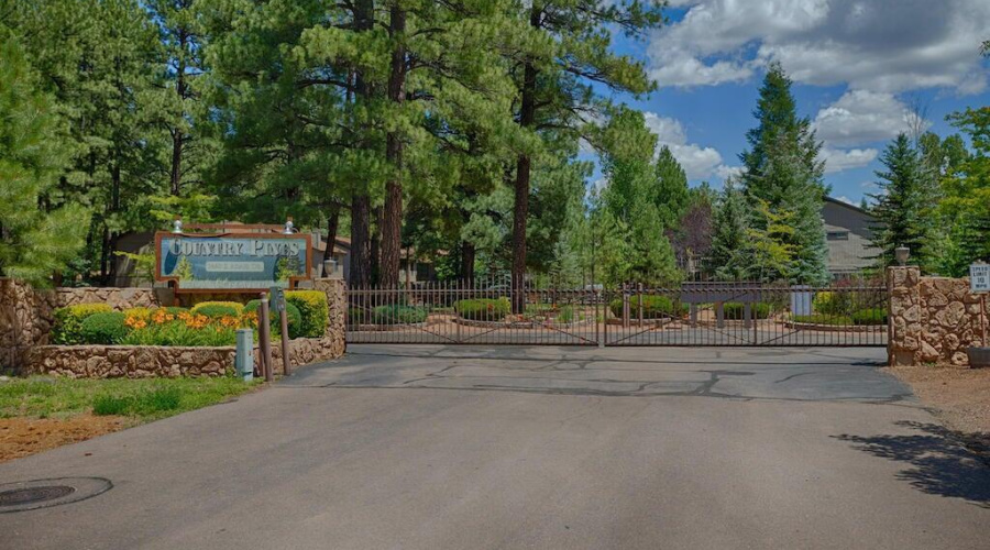 Country Pines Gate