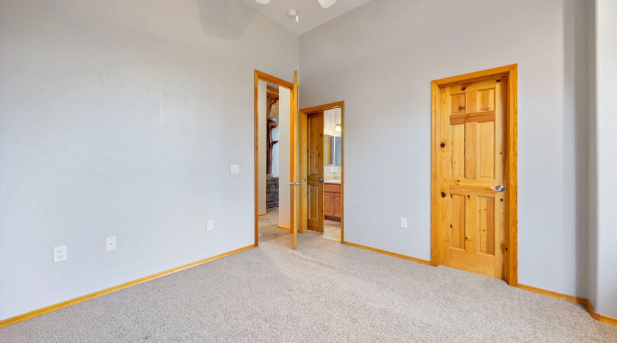 Bedroom to Ensuite