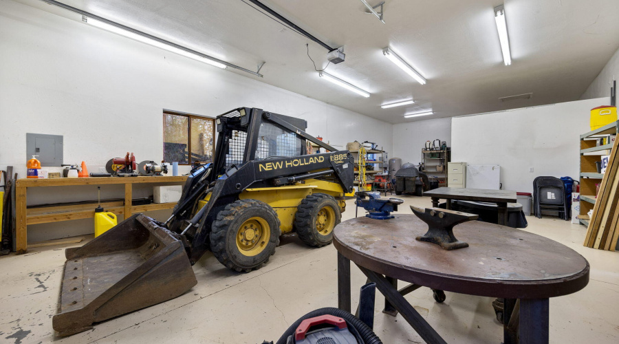 RV Garage Workspace