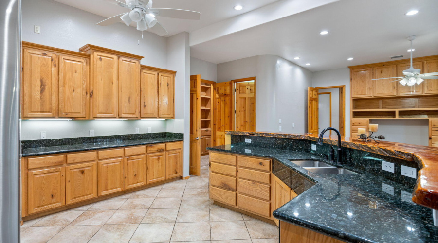 Kitchen Counterspace