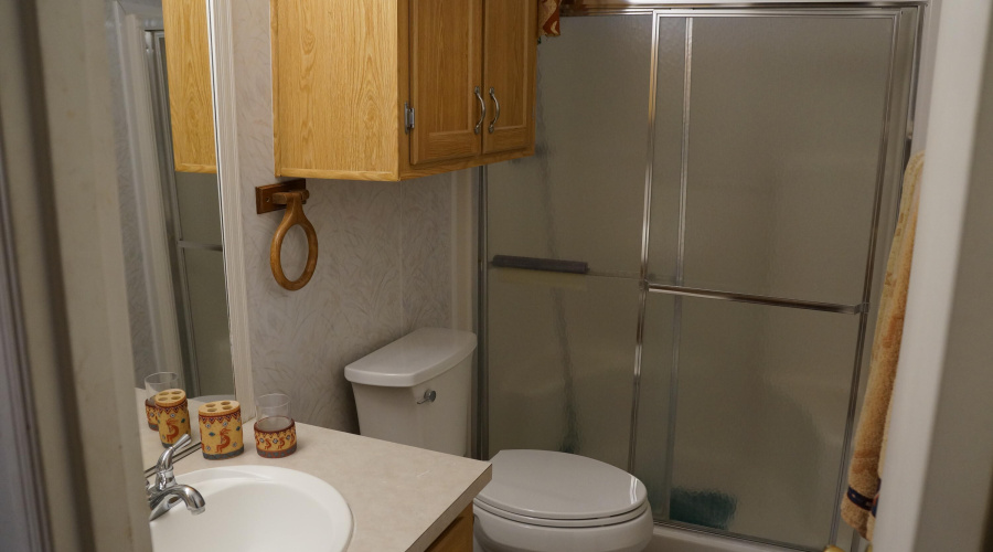 011 3:4 Hall Bathroom