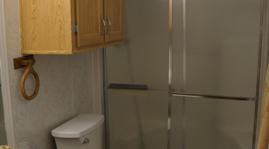 011 3:4 Hall Bathroom 2