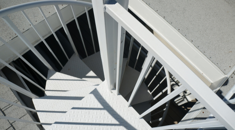 008 sprial staircase to roof viewing pla