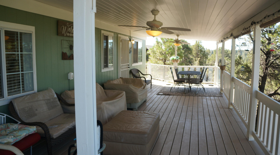 009 700 sq ft Trex Deck with awesome vie