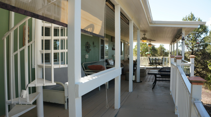 009 700 sq ft Trex Deck with awesome vie