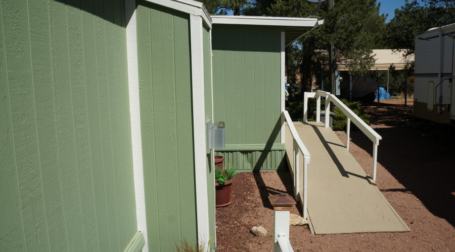 013 Secure Ramps for easy access