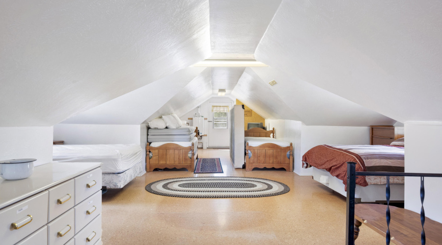 Loft bunkhouse