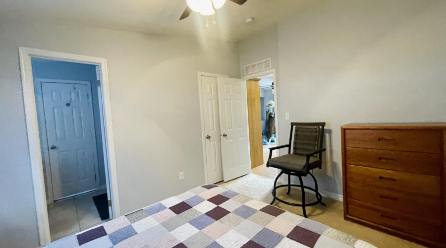 Bed 2 w/jack & jill full bath