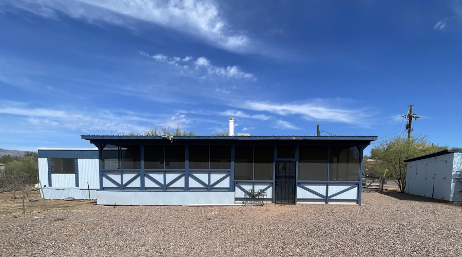 1150 Cline Screened Deck