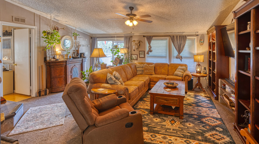 PAX_9521_AuroraHDR2019-edit