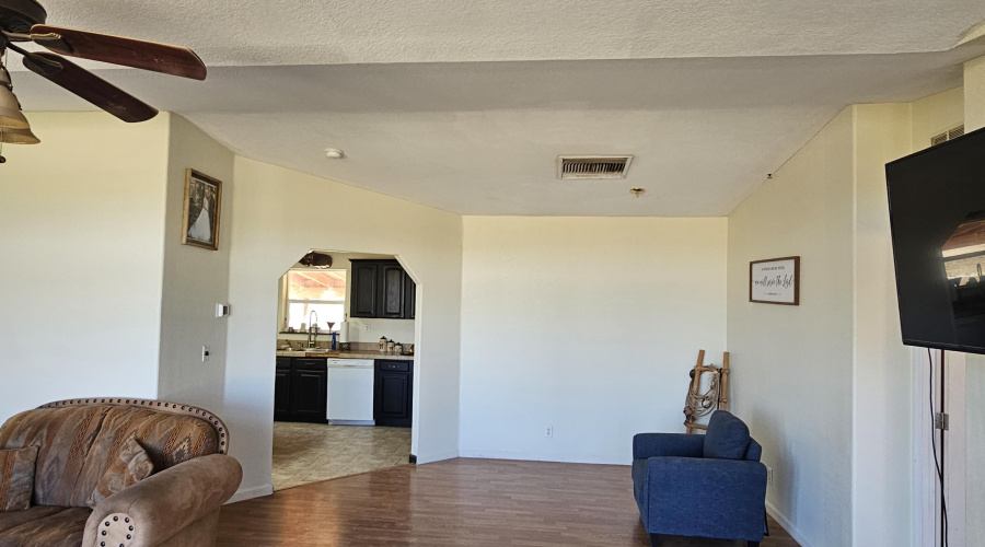 20250914_155601Front of Home