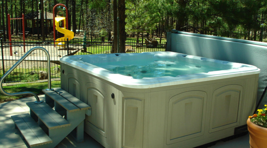 16 HOT TUBS
