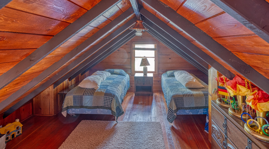 PAX_3106_AuroraHDR2019-edit