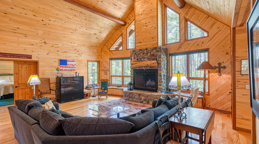 PAX_3043_AuroraHDR2019-edit