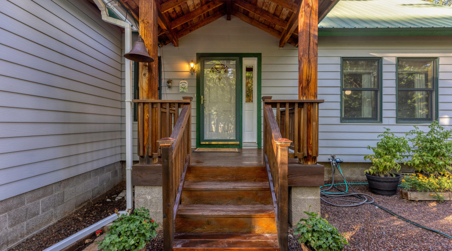 009_photo9_950_e_osprey_ln._pt_85935_tam