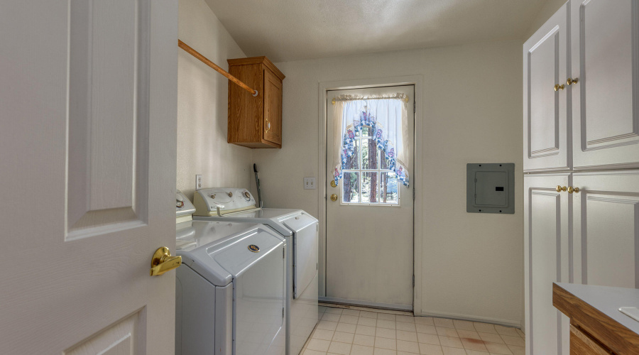 030_photo30_3551_ah_ho_pine_dr_ls_85929_