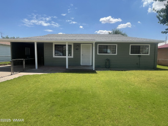1313 Erie Street, Holbrook, Arizona 86025, Bedrooms, ,Bathrooms,Residential,For Sale,Erie,257366