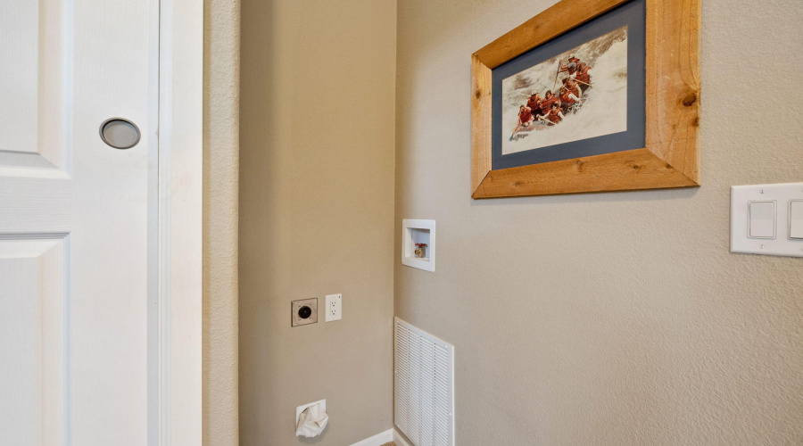 Stackable Washer/Dryer Hookups