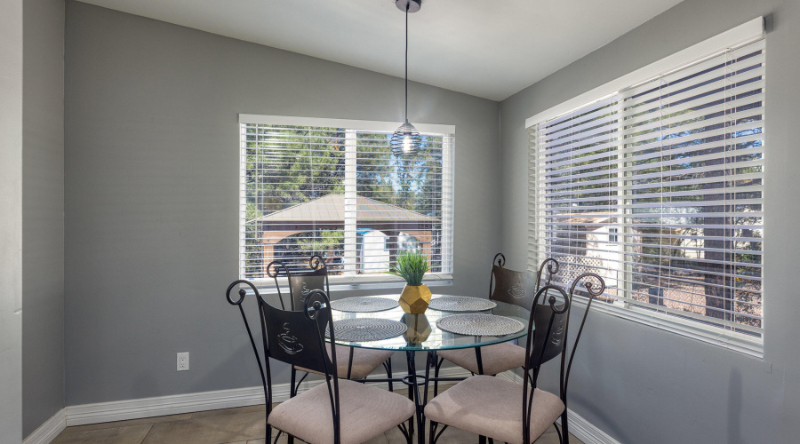 020_photo20_3030_w_young_st_sl_85901_ang