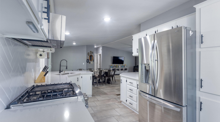 021_photo21_3030_w_young_st_sl_85901_ang