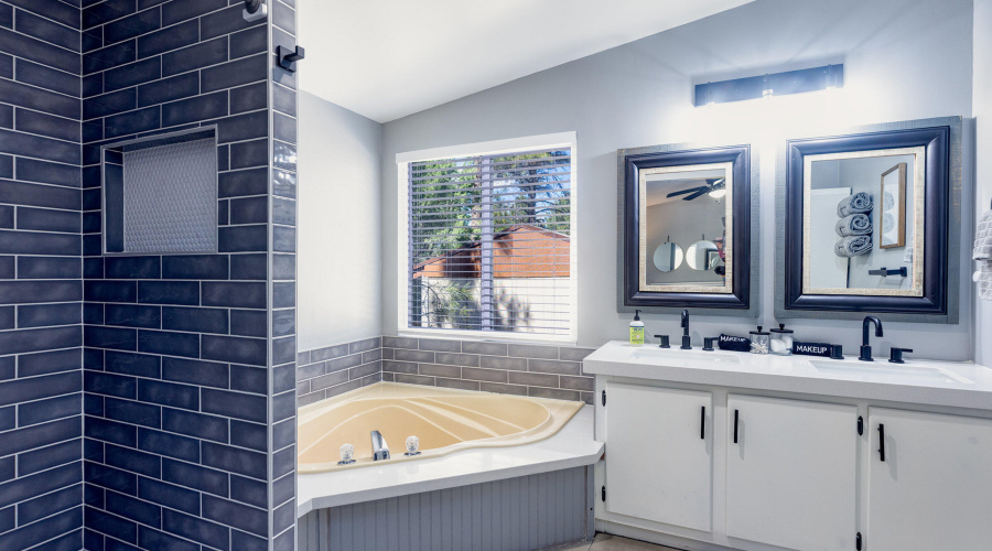 023_photo23_3030_w_young_st_sl_85901_ang