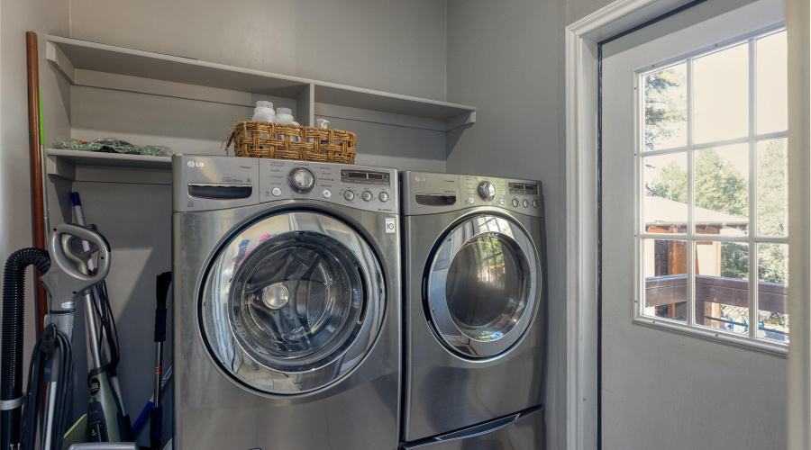 028_photo28_3030_w_young_st_sl_85901_ang