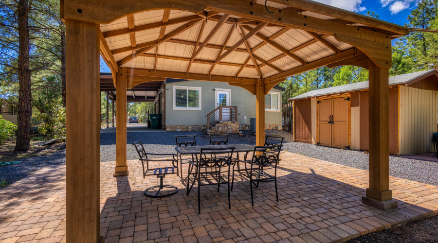 031_photo31_3030_w_young_st_sl_85901_ang