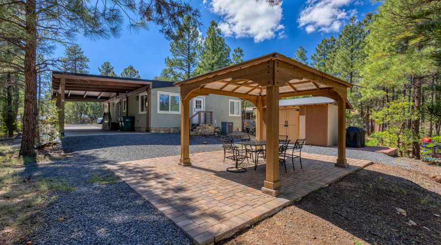 032_photo32_3030_w_young_st_sl_85901_ang