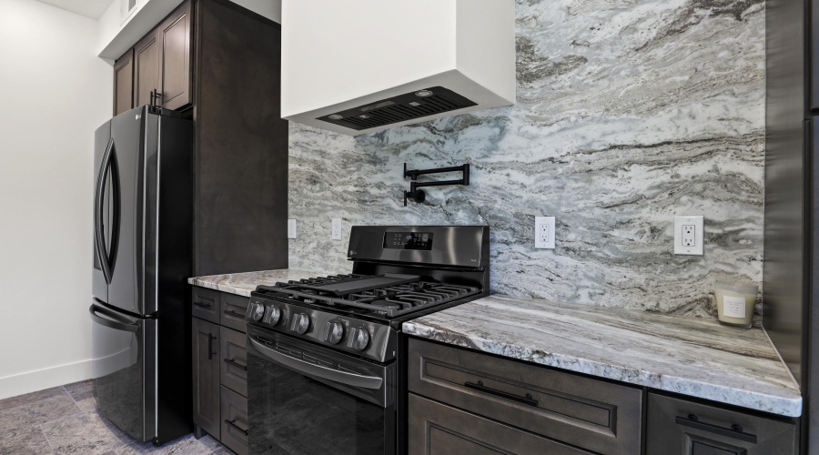 Refrigerator & Range