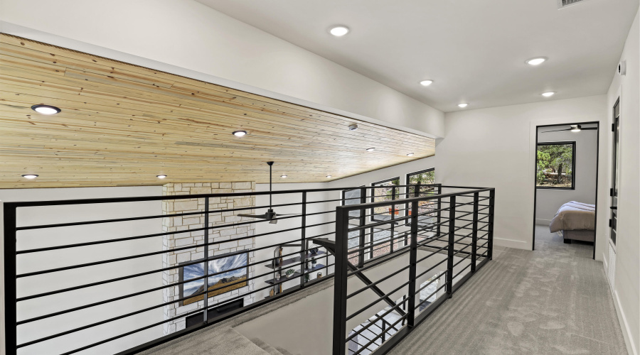 balcony to upstairs bedrooms