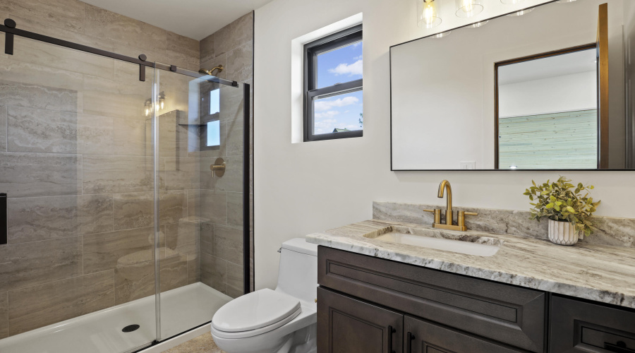 2nd Bathroom, Upstairs