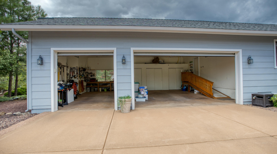 3-Car Garage