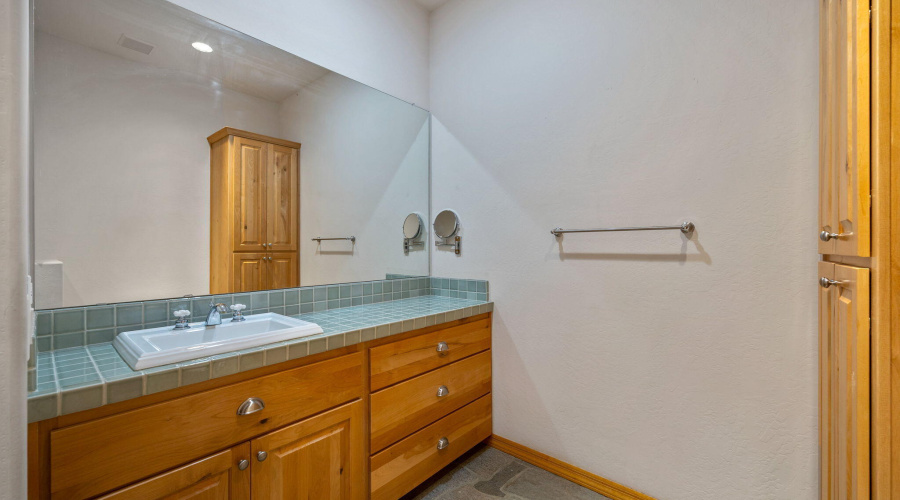 2758JaguarCir-Heber-AZ-23