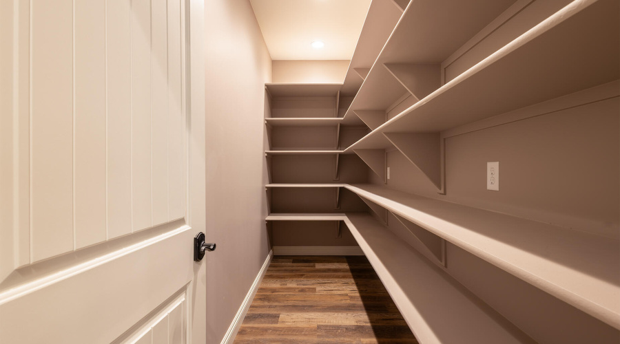 Walk-in Pantry