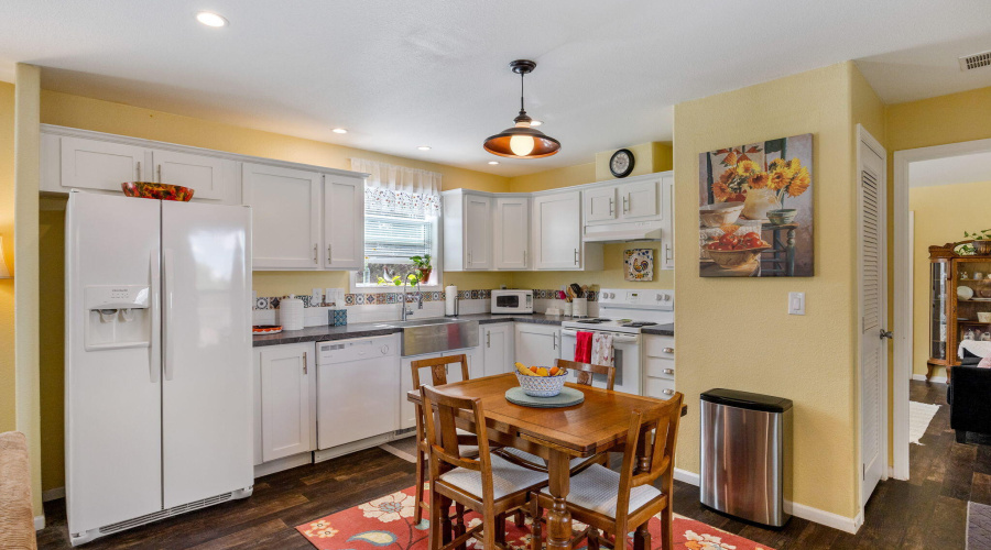 3 N - Kitchen Dining Room