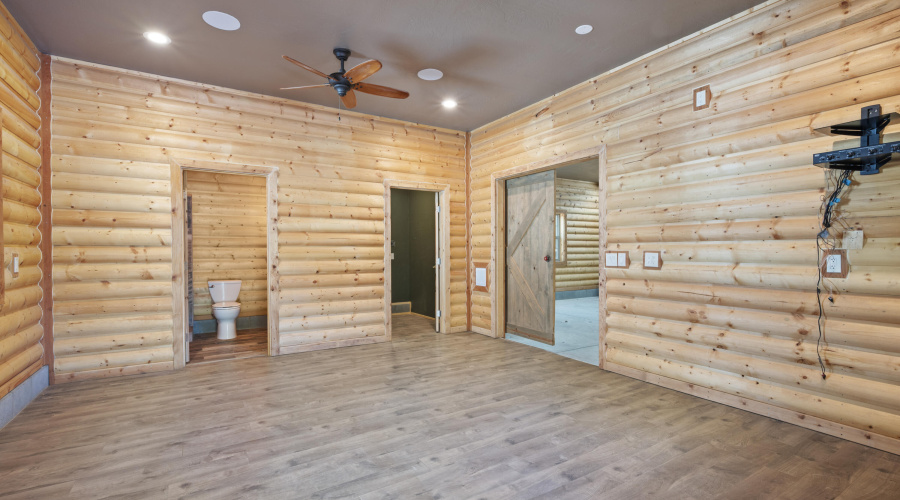 Garage entertaining area