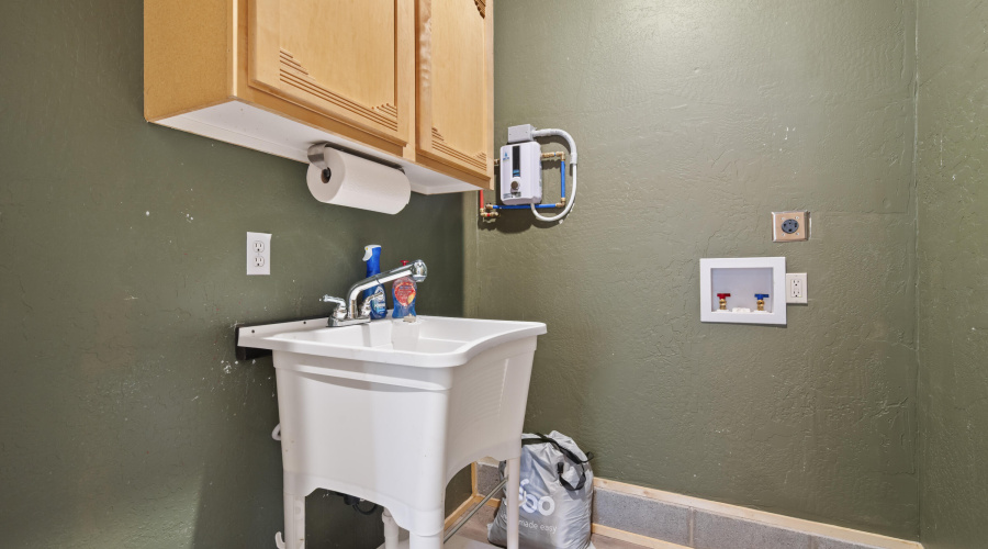 2nd laundry area in garage