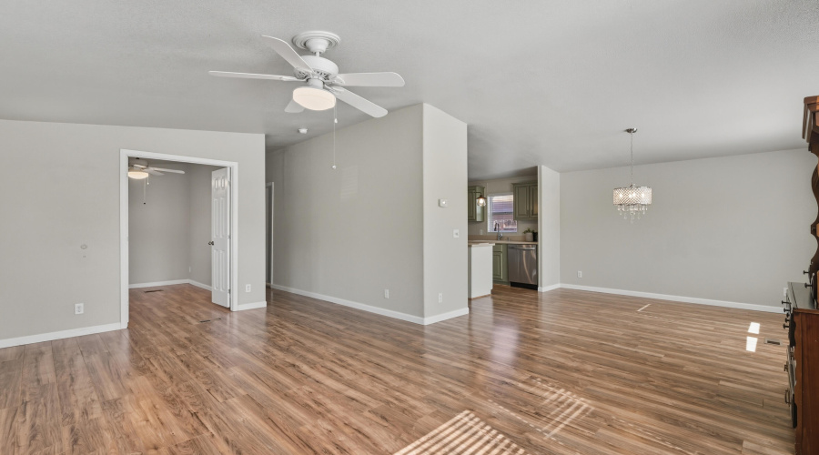 Living and Dining Are