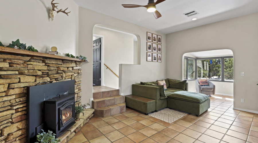 511 N Hemlock Circle Great Room