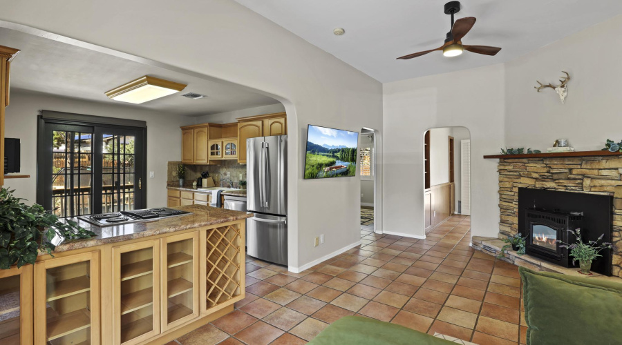 511 N Hemlock Circle Kitchen Great Room
