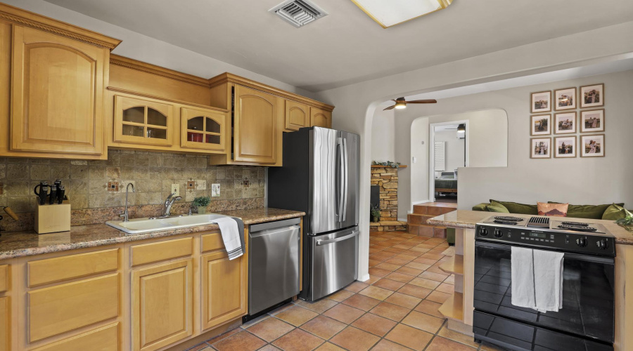 511 N Hemlock Circle Kitchen 3