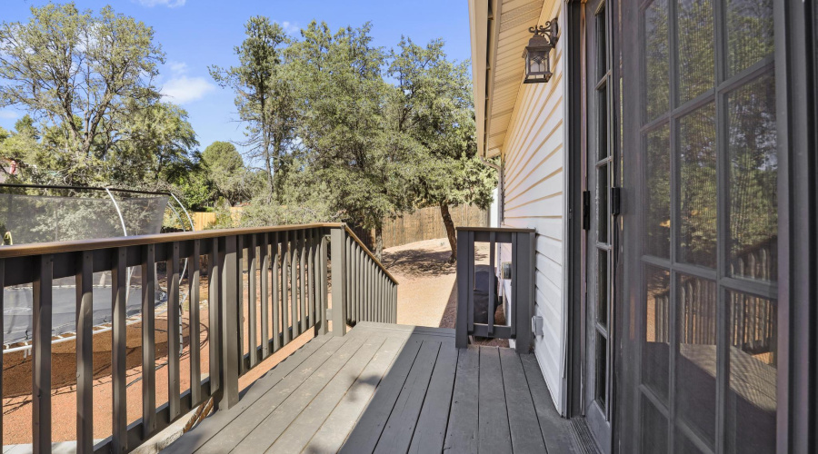 511 N Hemlock Kitchen Balcony Steps