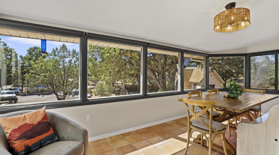 511 N Hemlock Circle Dining Room