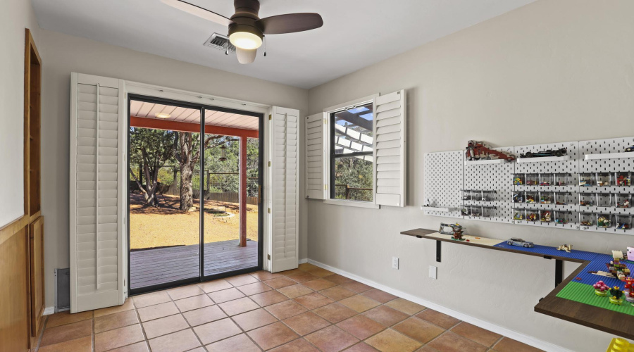 511 N Hemlock Circle Home Office