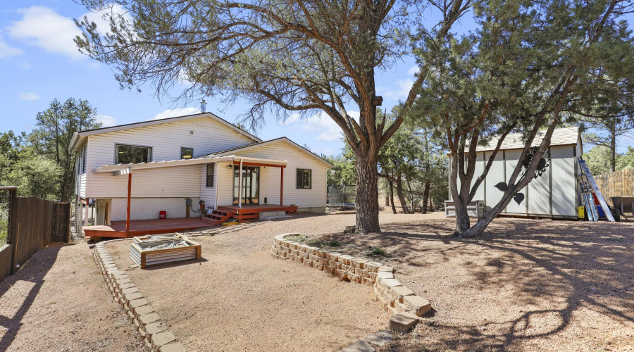 511 N Hemlock Circle Rear