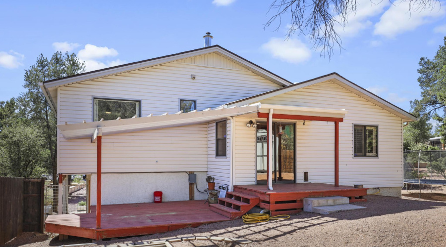 511 N Hemlock Circle Rear 2