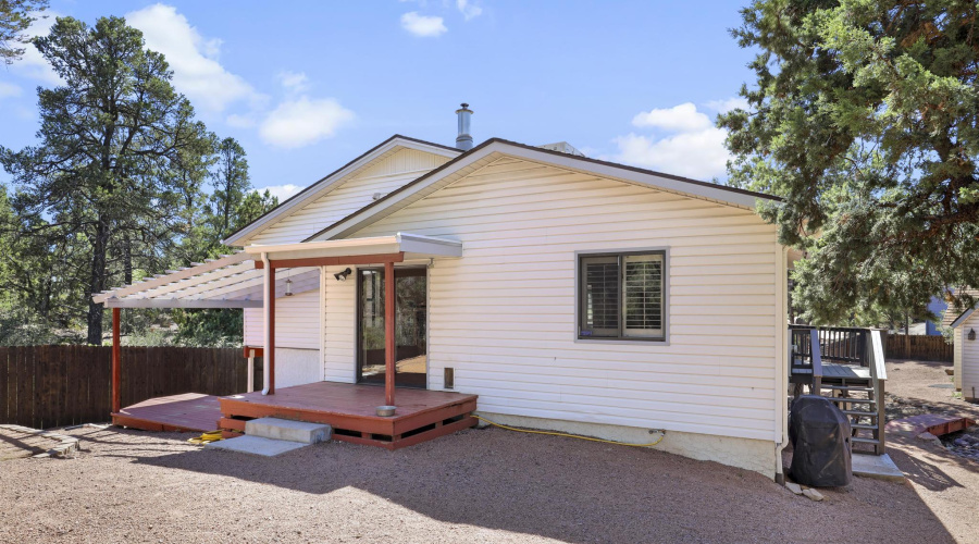 511 N Hemlock Circle Rear 3